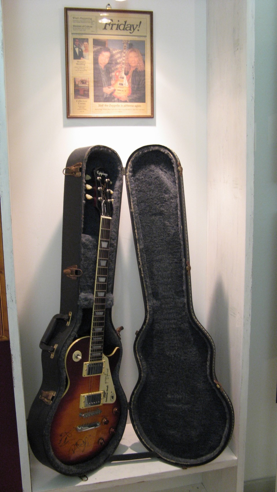n_20- Chitarra Gibson 'Epiphone' di Jimmy Page & Robert Plant (Led Zeppelin).jpg